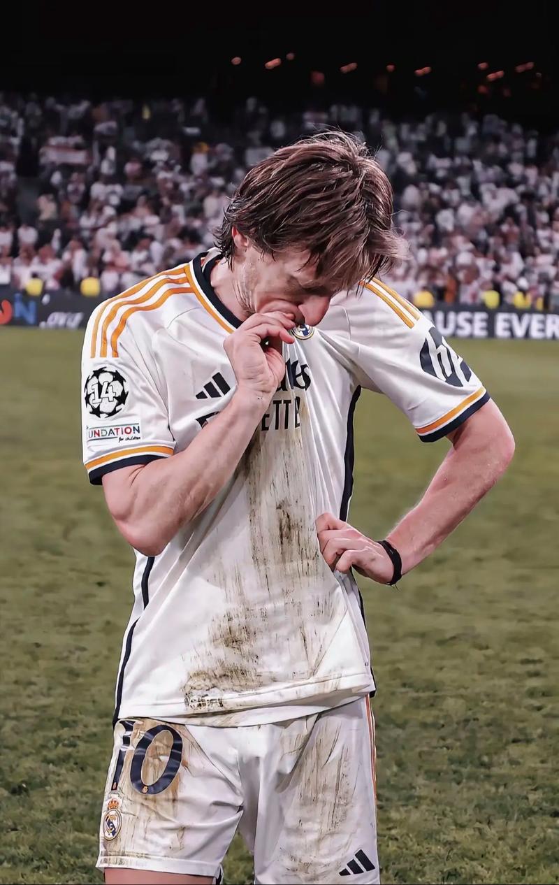 快船豪取六连胜！小卡狂砍45分7篮板3助攻，末节独得20分统治全场