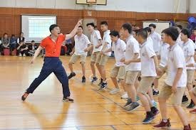 半场：科莫1-0萨索洛，杜维卡斯破门，尼科-帕斯倒钩射门被扑